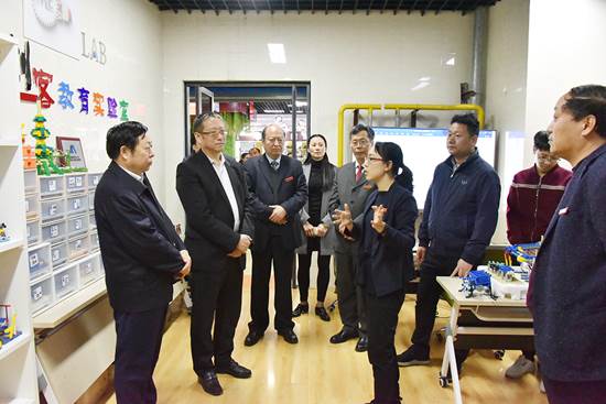 http://news.huel.edu.cn/__local/4/69/5F/6C80444F11A7E1EF63F963846D3_00DA49E5_FED22.jpg